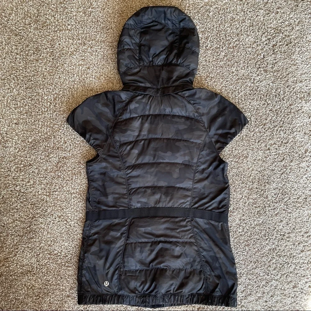 Lululemon | Spring Fling Puffy Vest | Lotus Camo Black | Size 2